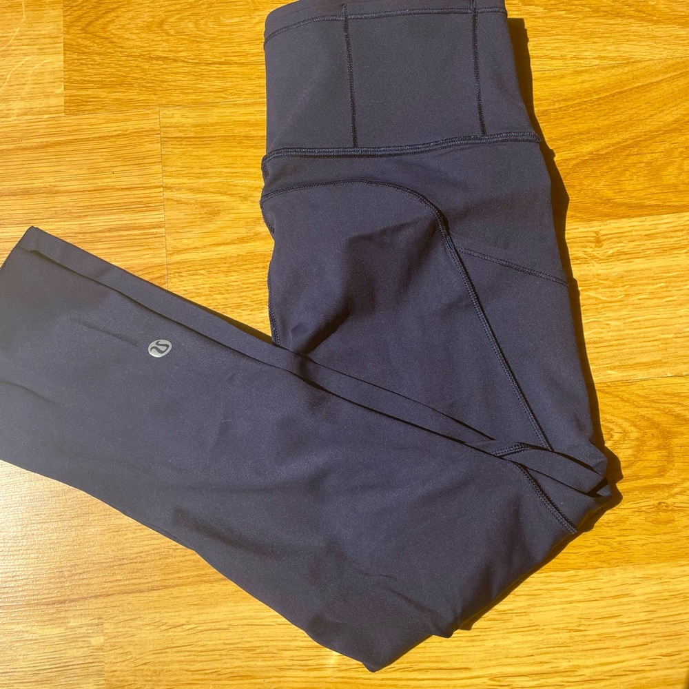 Lululemon 3/4 Navy Capri